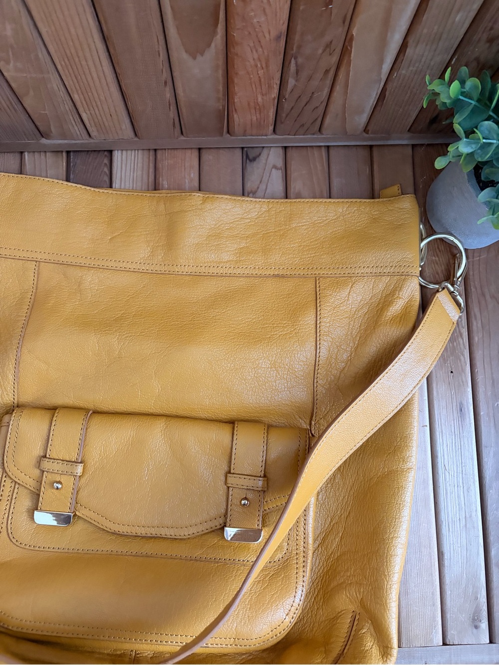 Banana Republic Yellow Pebbled Leather Hobo Shoulder Bag EUC - Picture 12 of 15